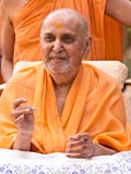 Swamishri in a divine, jovial mood