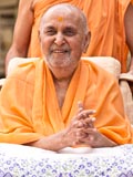 Swamishri in a divine, jovial mood