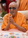 Swamishri in mandir for darshan