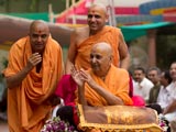  Swamishri blesses all