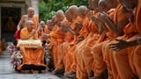  Swamishri bids Jai Swaminarayan to sadhus