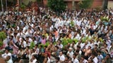  Devotees doing darshan of Swamishri