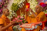  Swamishri inaugurates a new publication 'Essence of The Upanishads'