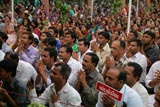 Devotees engaged in darshan of Swamishri