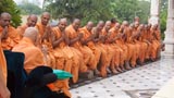  Swamishri bids Jai Swaminarayan to sadhus in the mandir pradakshina