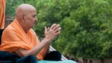  Swamishri bids Jai Swaminarayan to devotees