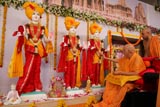  Swamishri offers mantra-pushpanjali
