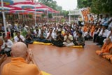  Swamishri bids Jai Swaminarayan to devotees