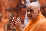 Swamishri bids Jai Swaminarayan