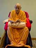  Swamishri reads the Shikshapatri