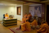  Swamishri performs his morning puja