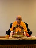  Swamishri performs his morning puja