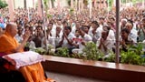  Swamishri bids Jai Swaminarayan to devotees
