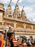  Swamishri after darshan of Thakorji
