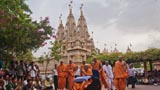  Swamishri arrives for ravi sabha
