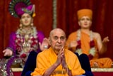 Swamishri during the ravi sabha