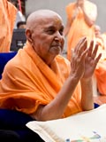  Swamishri blesses all