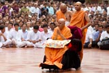  Swamishri bids Jai Swaminarayan to devotees