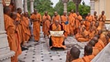  Swamishri bids Jai Swaminarayan to sadhus