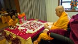  Swamishri performs his morning puja