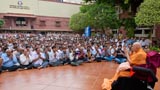  Devotees doing darshan of Swamishri