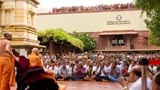  Devotees doing darshan of Swamishri