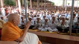  Swamishri blesses devotees doing seva in 'har-tora' - garlands and floral decoration of Thakorji