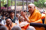 Swamishri bids Jai Swaminarayan to devotees