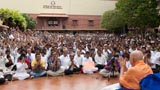  Devotees doing darshan of Swamishri