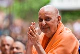  Swamishri bids Jai Swaminarayan 