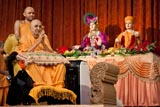  Swamishri arrives for ravi sabha