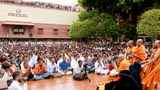  Devotees doing darshan of Swamishri