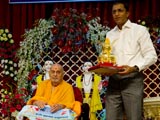  Swamishri blesses doctors