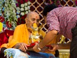  Swamishri blesses doctors