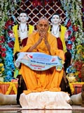  Swamishri during the assembly