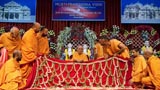  Sadhus honor Swamishri with shawls