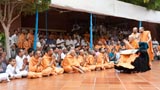  Swamishri bids Jai Swaminarayan to sadhus devotees