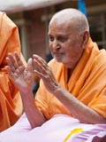  Swamishri blesses all