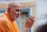  Swamishri bids Jai Swaminarayan to devotees