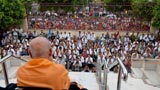  Devotees doing darshan of Swamishri