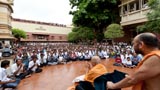  Devotees doing darshan of Swamishri