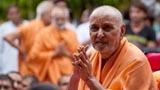  Swamishri bids Jai Swaminarayan to devotees
