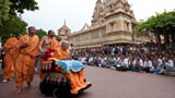  Swamishri in the mandir grounds