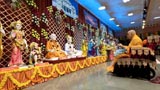 Swamishri performs murti-pratishtha arti