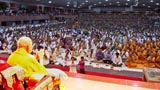  Swamishri bids Jai Swaminarayan to all