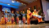  Swamishri bids Jai Swaminarayan to all