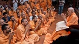 Swamishri bids Jai Swaminarayan to sadhus