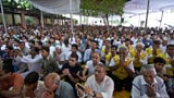  Devotees doing darshan of Swamishri