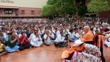  Devotees doing darshan of Swamishri