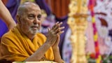  Swamishri bids Jai Swaminarayan to all